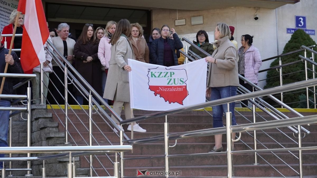 Protest pracowników ZUS trwa. Popieram Ostrołęka [10.04.2026] - zdjęcie #6 - eOstroleka.pl