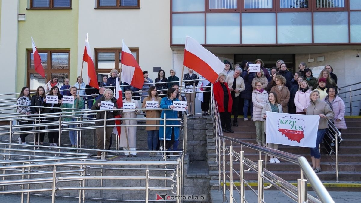 Protest pracowników ZUS trwa. Popieram Ostrołęka [10.04.2026] - zdjęcie #1 - eOstroleka.pl