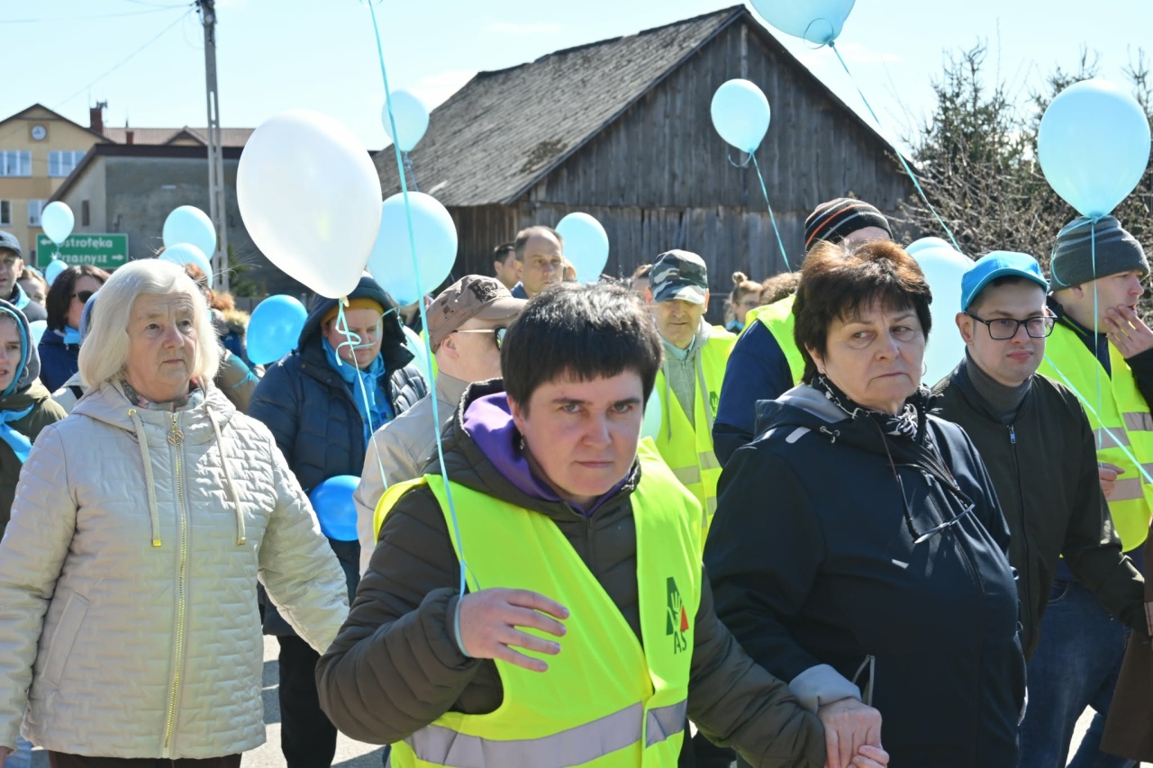 Niebieski Marsz w Baranowie w ramach Światowego Dnia Świadomości Autyzmu [10.04.2026] - zdjęcie #13 - eOstroleka.pl