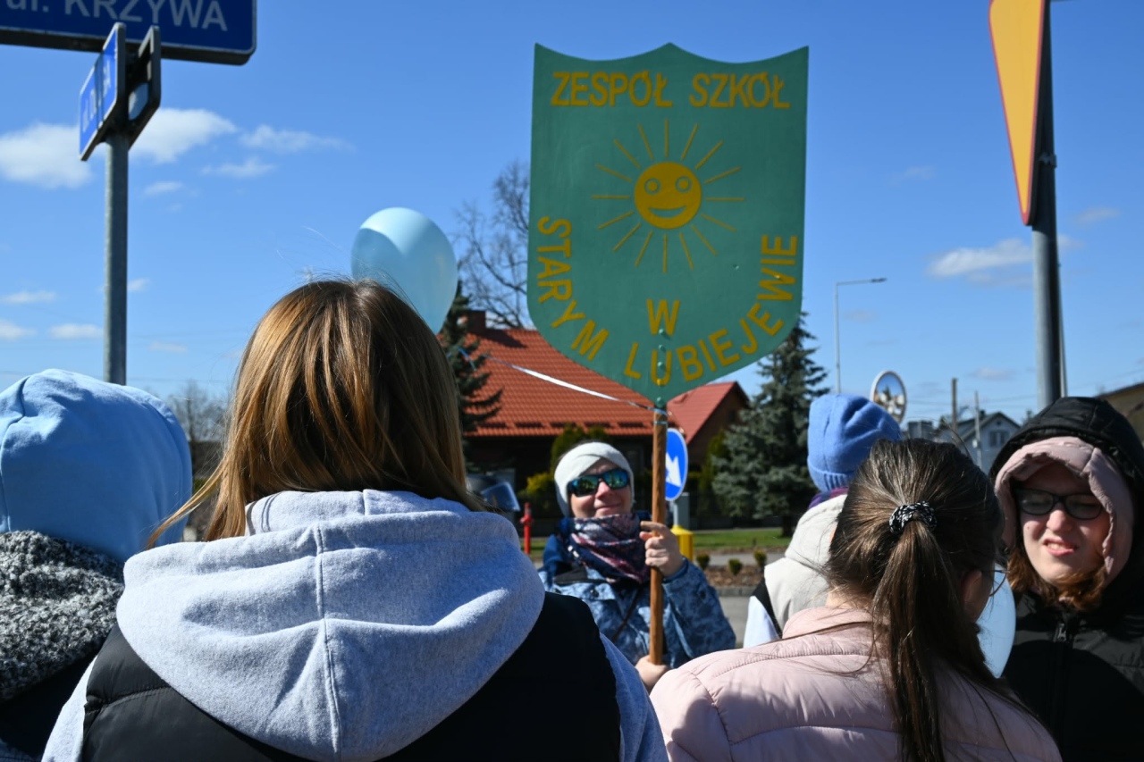 Niebieski Marsz w Baranowie w ramach Światowego Dnia Świadomości Autyzmu [10.04.2026] - zdjęcie #6 - eOstroleka.pl