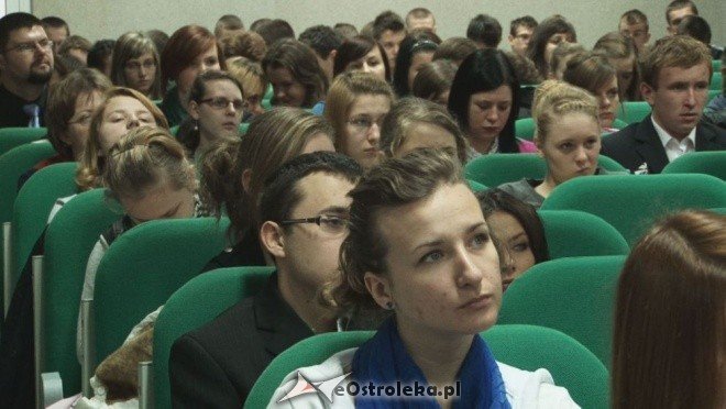 Gala w ZSZ nr 4: Podsumowanie konkursu wiedzy o Marii Skłodowskiej-Curie [25.11.2011] - zdjęcie #12 - eOstroleka.pl