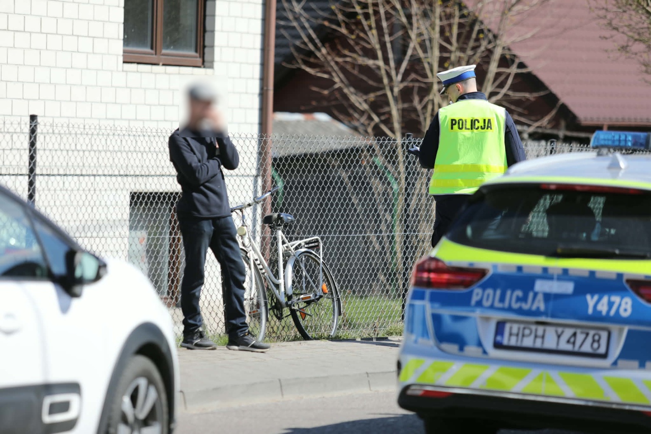 Kolizja z rowerzystą w Kadzidle [11.04.2026] - zdjęcie #8 - eOstroleka.pl