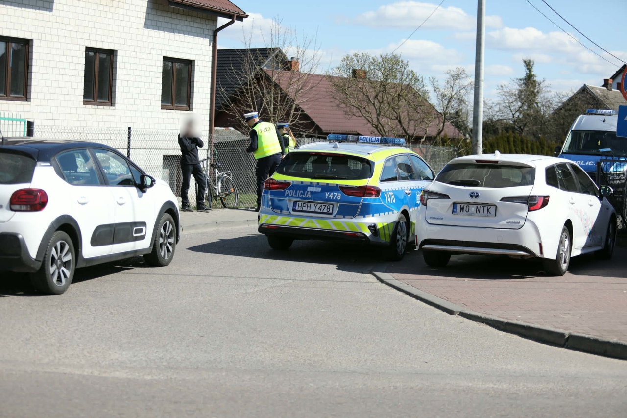 Kolizja z rowerzystą w Kadzidle [11.04.2026] - zdjęcie #1 - eOstroleka.pl