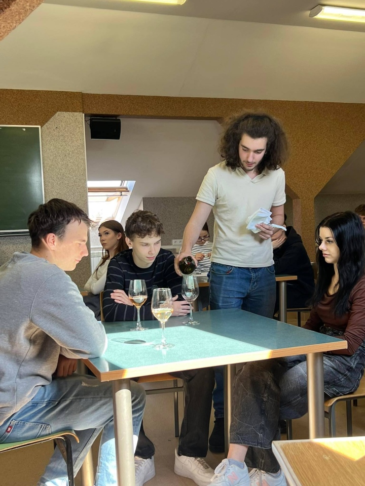 Warsztaty sommelierskie w ZSZ nr 4 w Ostrołęce - zdjęcie #26 - eOstroleka.pl