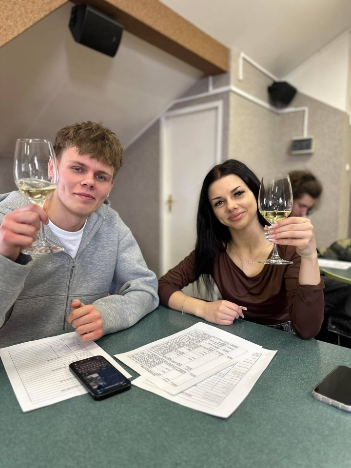 Warsztaty sommelierskie w ZSZ nr 4 w Ostrołęce - zdjęcie #8 - eOstroleka.pl