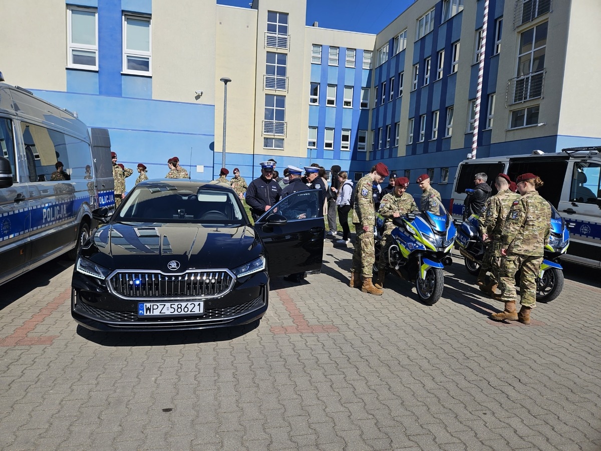 Dzień otwarty w Komendzie Miejskiej Policji w Ostrołęce [13.04.2026] - zdjęcie #8 - eOstroleka.pl