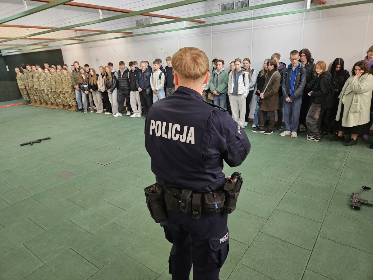 Dzień otwarty w Komendzie Miejskiej Policji w Ostrołęce [13.04.2026] - zdjęcie #5 - eOstroleka.pl