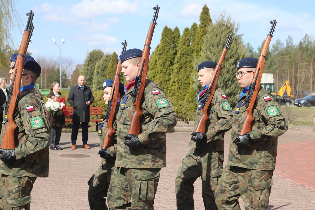 Obchody rocznicy zbrodni katyńskiej w Ostrołęce [13.04.2026] - zdjęcie #87 - eOstroleka.pl