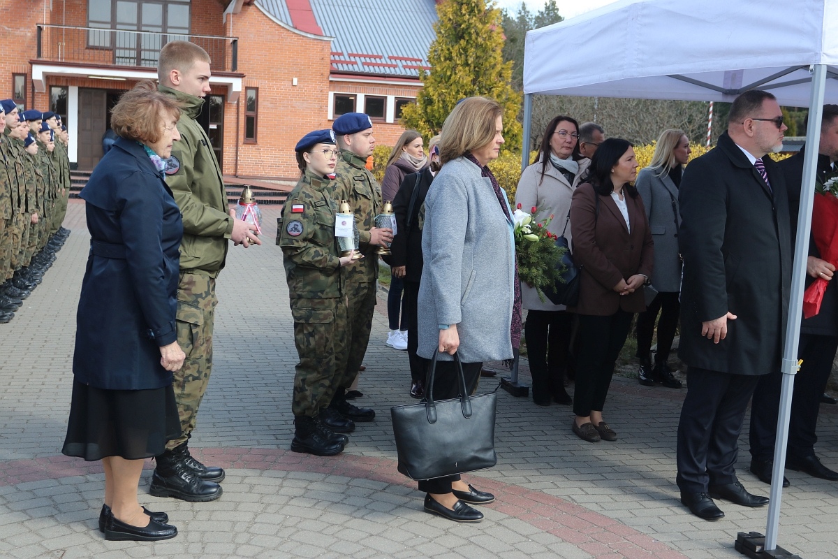 Obchody rocznicy zbrodni katyńskiej w Ostrołęce [13.04.2026] - zdjęcie #56 - eOstroleka.pl