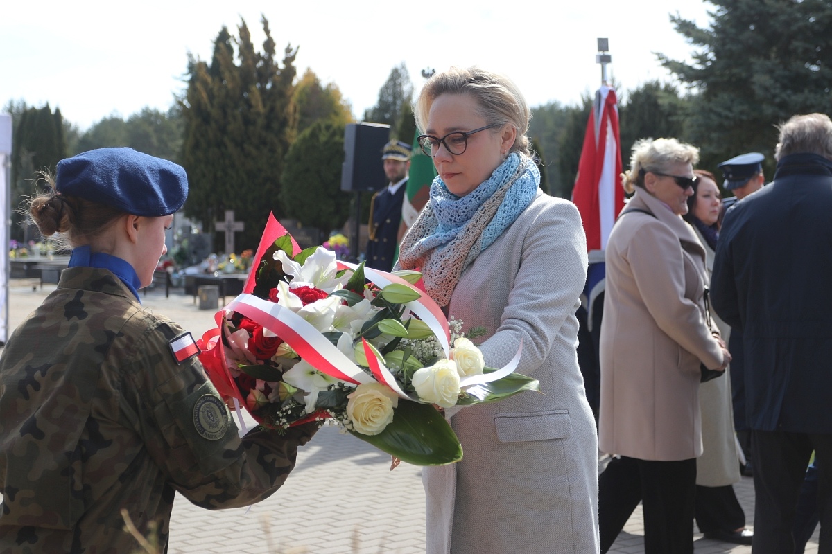 Obchody rocznicy zbrodni katyńskiej w Ostrołęce [13.04.2026] - zdjęcie #36 - eOstroleka.pl