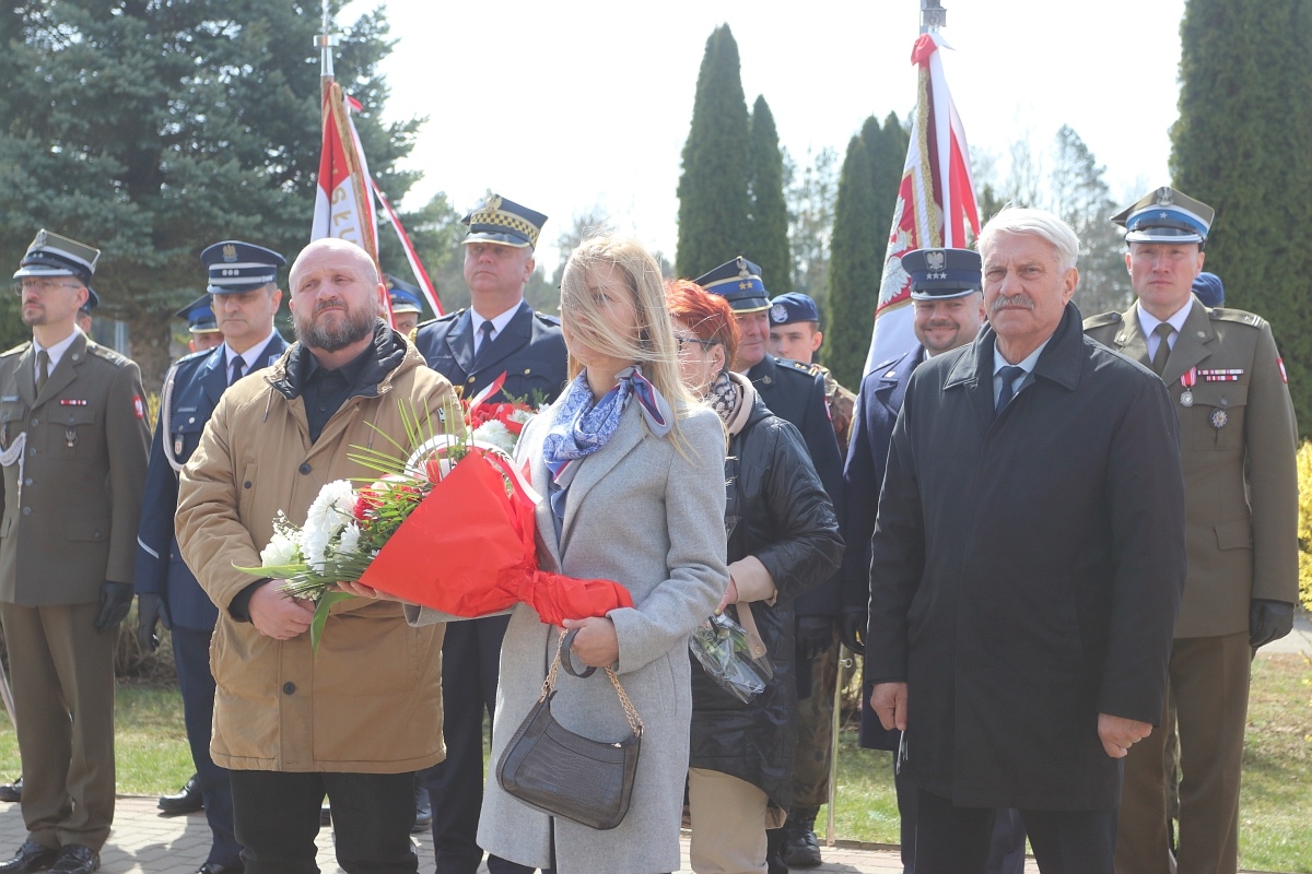 Obchody rocznicy zbrodni katyńskiej w Ostrołęce [13.04.2026] - zdjęcie #30 - eOstroleka.pl