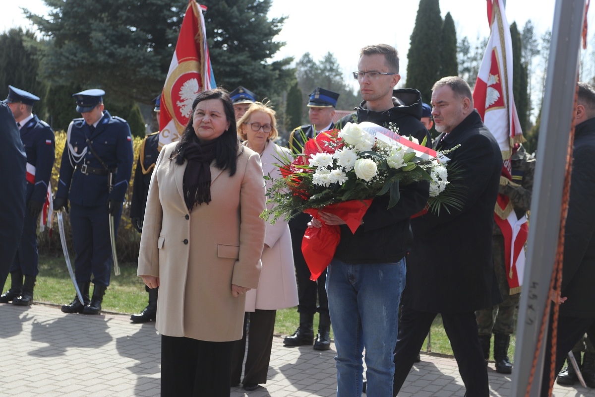 Obchody rocznicy zbrodni katyńskiej w Ostrołęce [13.04.2026] - zdjęcie #9 - eOstroleka.pl