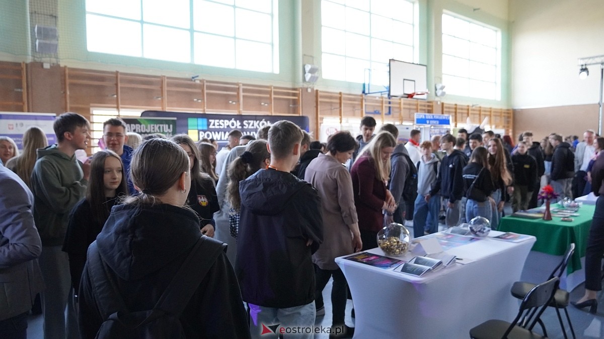 II Forum Edukacji i Rynku Pracy Powiatu Ostrołęckiego [13.04.2026] - zdjęcie #75 - eOstroleka.pl