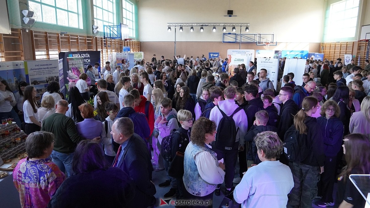 II Forum Edukacji i Rynku Pracy Powiatu Ostrołęckiego [13.04.2026] - zdjęcie #73 - eOstroleka.pl