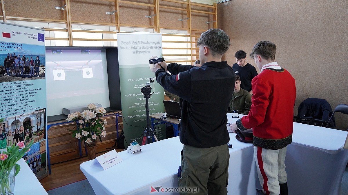 II Forum Edukacji i Rynku Pracy Powiatu Ostrołęckiego [13.04.2026] - zdjęcie #30 - eOstroleka.pl