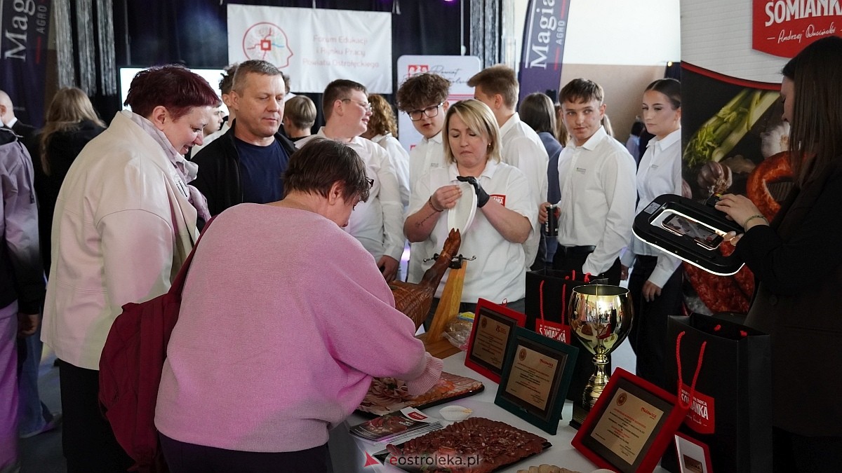 II Forum Edukacji i Rynku Pracy Powiatu Ostrołęckiego [13.04.2026] - zdjęcie #1 - eOstroleka.pl