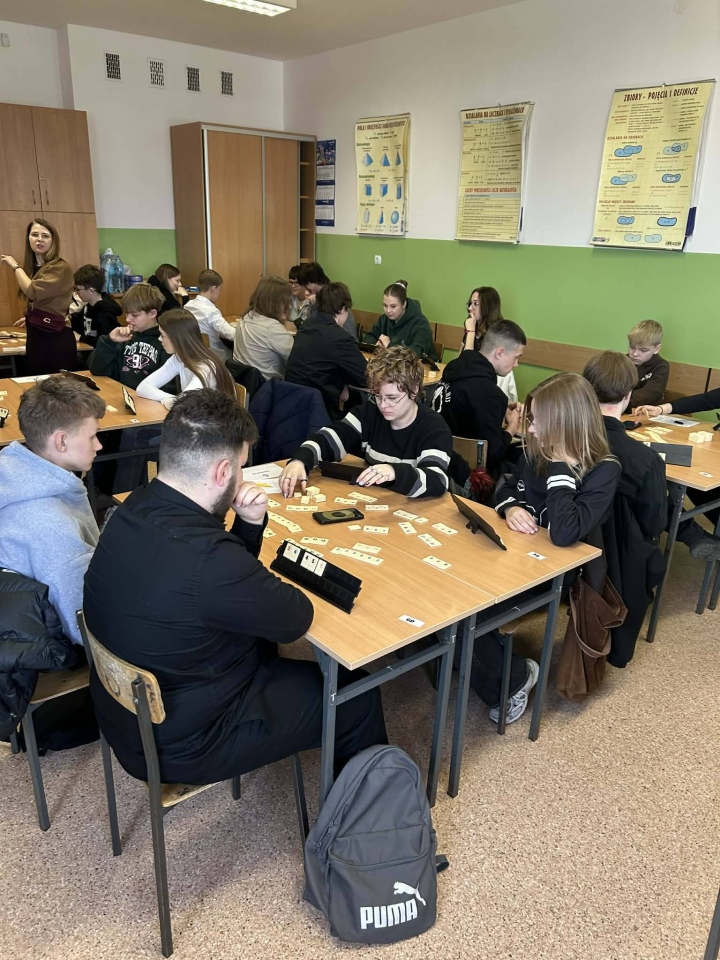I Międzyszkolny Turniej Rummikub w Ostrołęce [14.04.2026] - zdjęcie #17 - eOstroleka.pl
