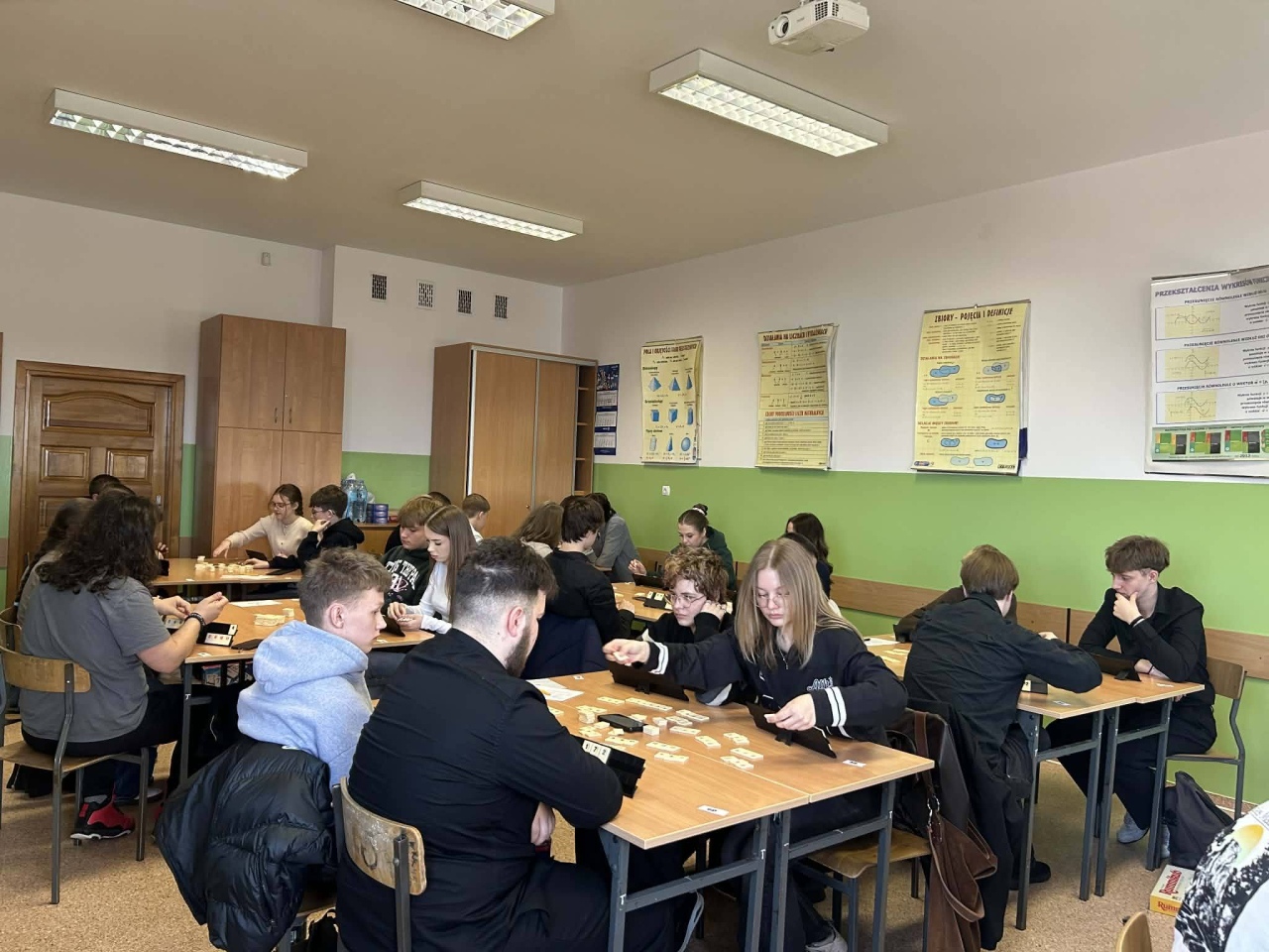 I Międzyszkolny Turniej Rummikub w Ostrołęce [14.04.2026] - zdjęcie #11 - eOstroleka.pl