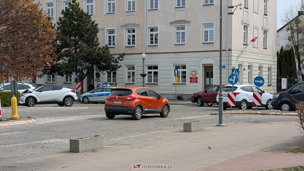Wypadek na Placu Bema w Ostrołęce [14.04.2026] - zdjęcie #16 - eOstroleka.pl