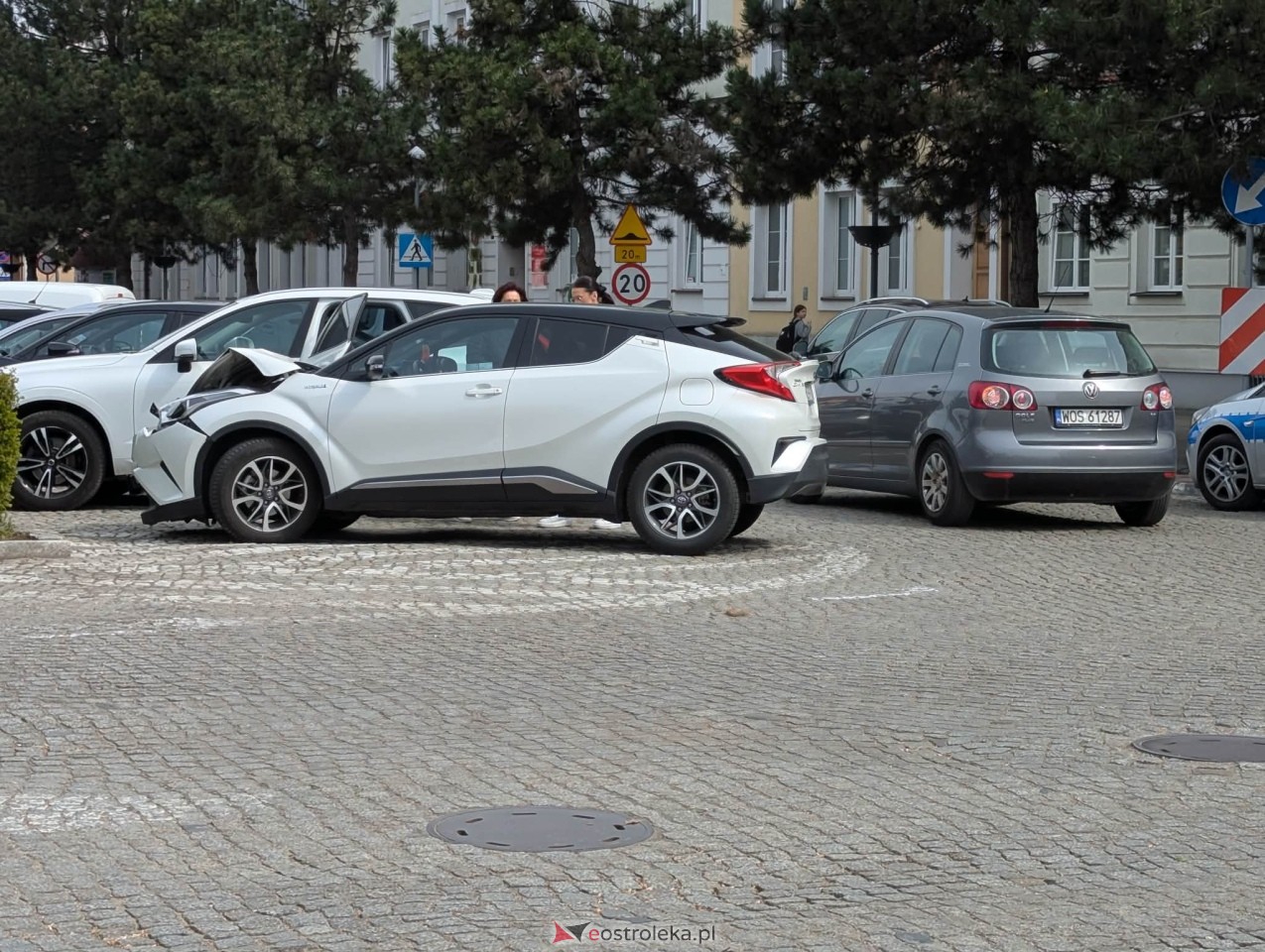 Wypadek na Placu Bema w Ostrołęce [14.04.2026] - zdjęcie #15 - eOstroleka.pl