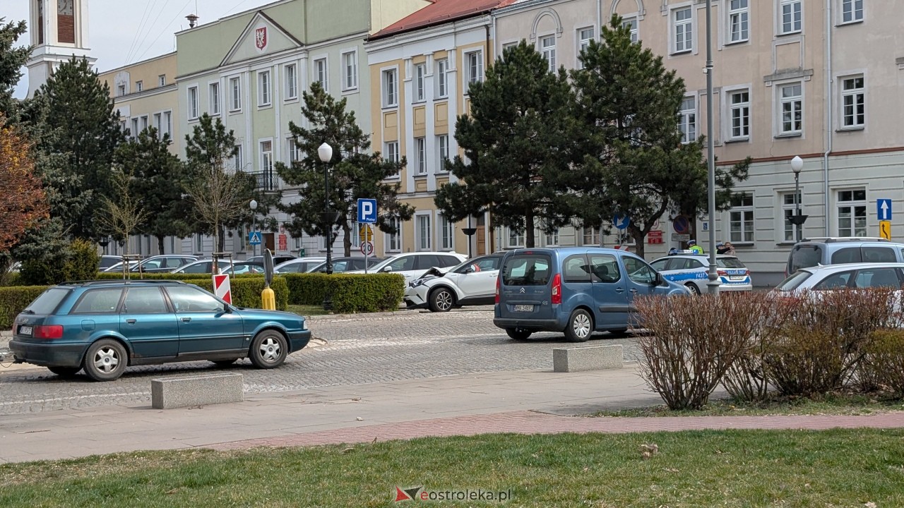 Wypadek na Placu Bema w Ostrołęce [14.04.2026] - zdjęcie #6 - eOstroleka.pl