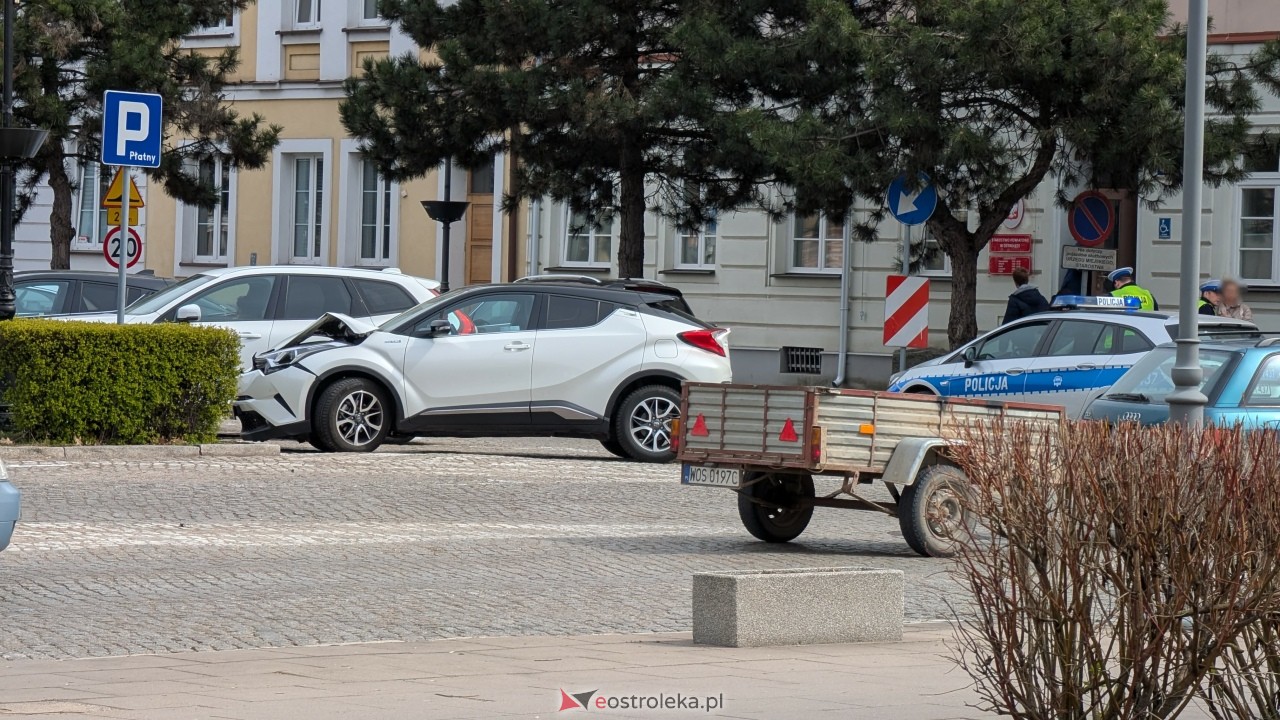 Wypadek na Placu Bema w Ostrołęce [14.04.2026] - zdjęcie #3 - eOstroleka.pl