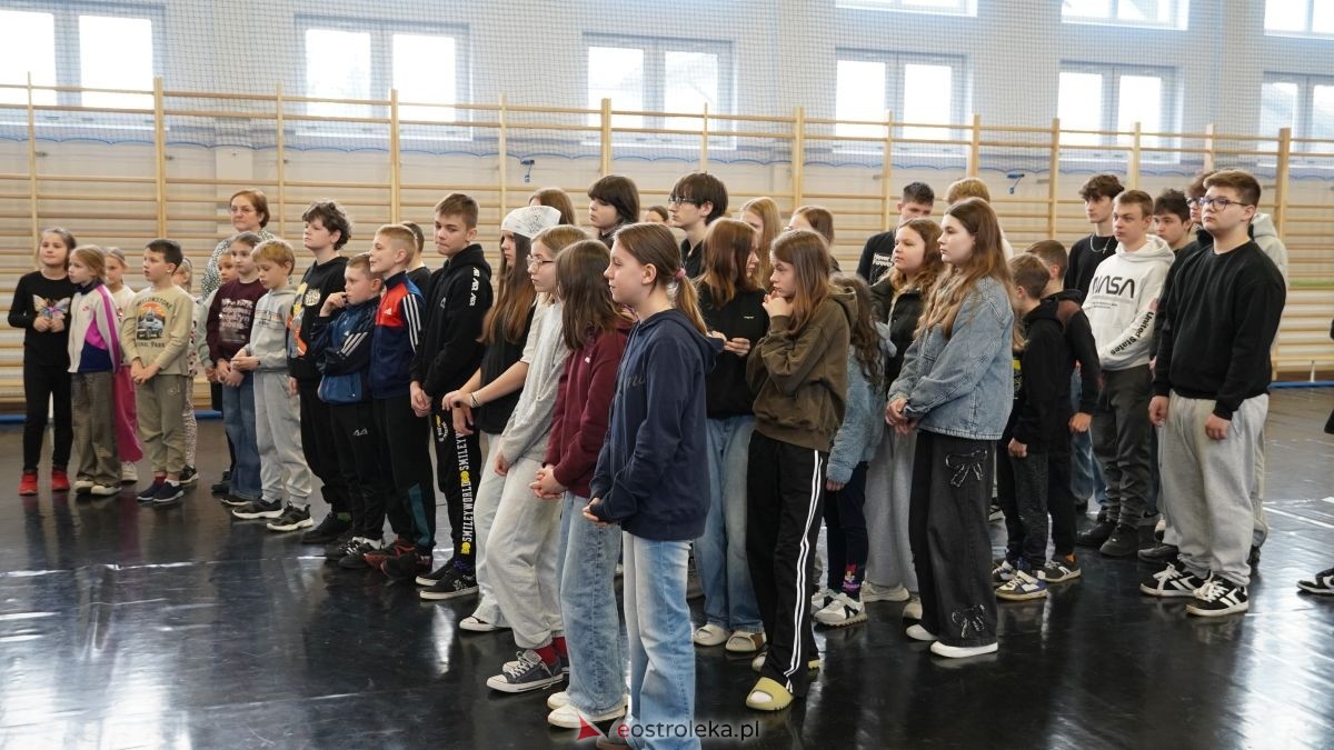 Uczniowie ze Szkoły Podstawowej w Antoniach wzięli udział w kampanii „Jesteś widoczny, jesteś bezpieczny” [15.04.2026] - zdjęcie #51 - eOstroleka.pl