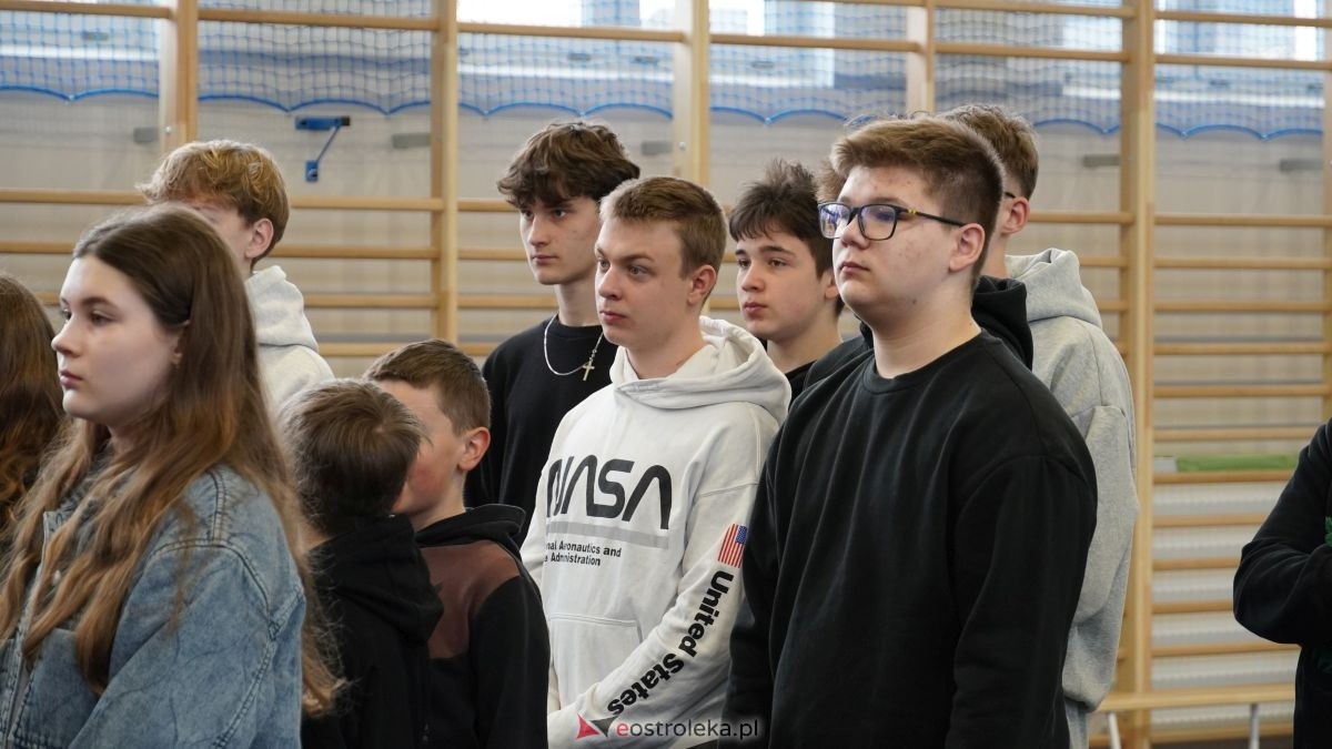 Uczniowie ze Szkoły Podstawowej w Antoniach wzięli udział w kampanii „Jesteś widoczny, jesteś bezpieczny” [15.04.2026] - zdjęcie #48 - eOstroleka.pl