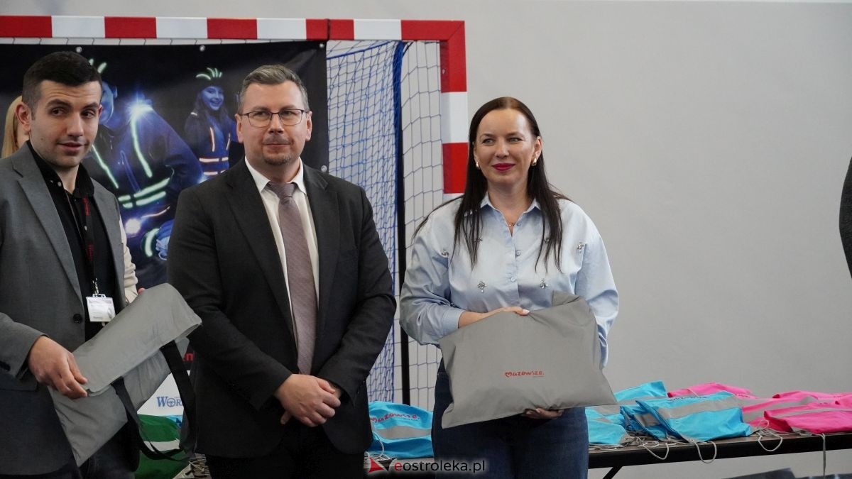 Uczniowie ze Szkoły Podstawowej w Antoniach wzięli udział w kampanii „Jesteś widoczny, jesteś bezpieczny” [15.04.2026] - zdjęcie #37 - eOstroleka.pl