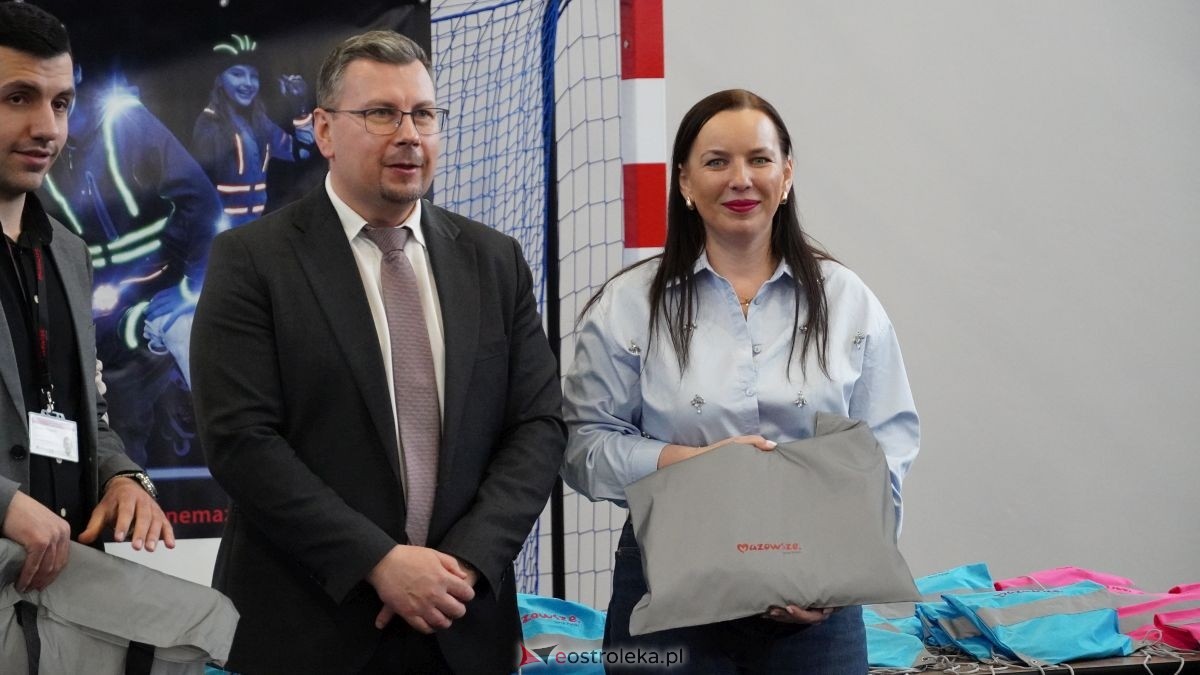 Uczniowie ze Szkoły Podstawowej w Antoniach wzięli udział w kampanii „Jesteś widoczny, jesteś bezpieczny” [15.04.2026] - zdjęcie #36 - eOstroleka.pl