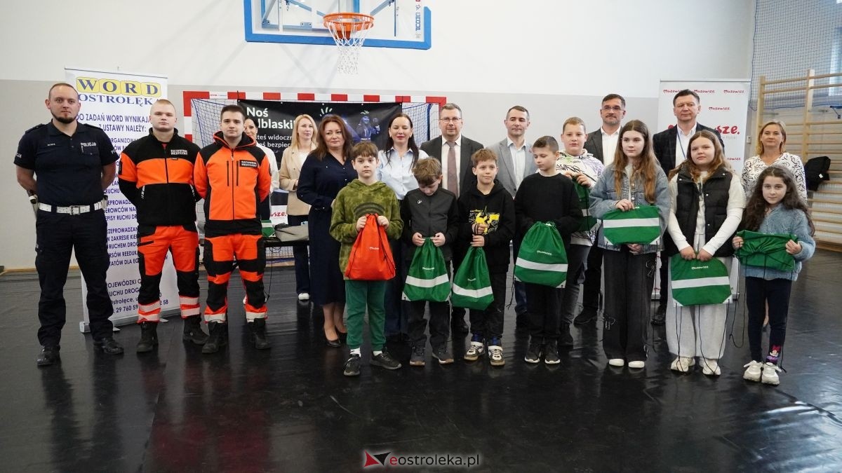 Uczniowie ze Szkoły Podstawowej w Antoniach wzięli udział w kampanii „Jesteś widoczny, jesteś bezpieczny” [15.04.2026] - zdjęcie #28 - eOstroleka.pl