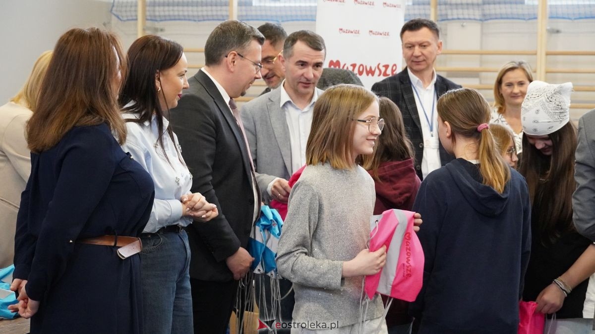 Uczniowie ze Szkoły Podstawowej w Antoniach wzięli udział w kampanii „Jesteś widoczny, jesteś bezpieczny” [15.04.2026] - zdjęcie #25 - eOstroleka.pl