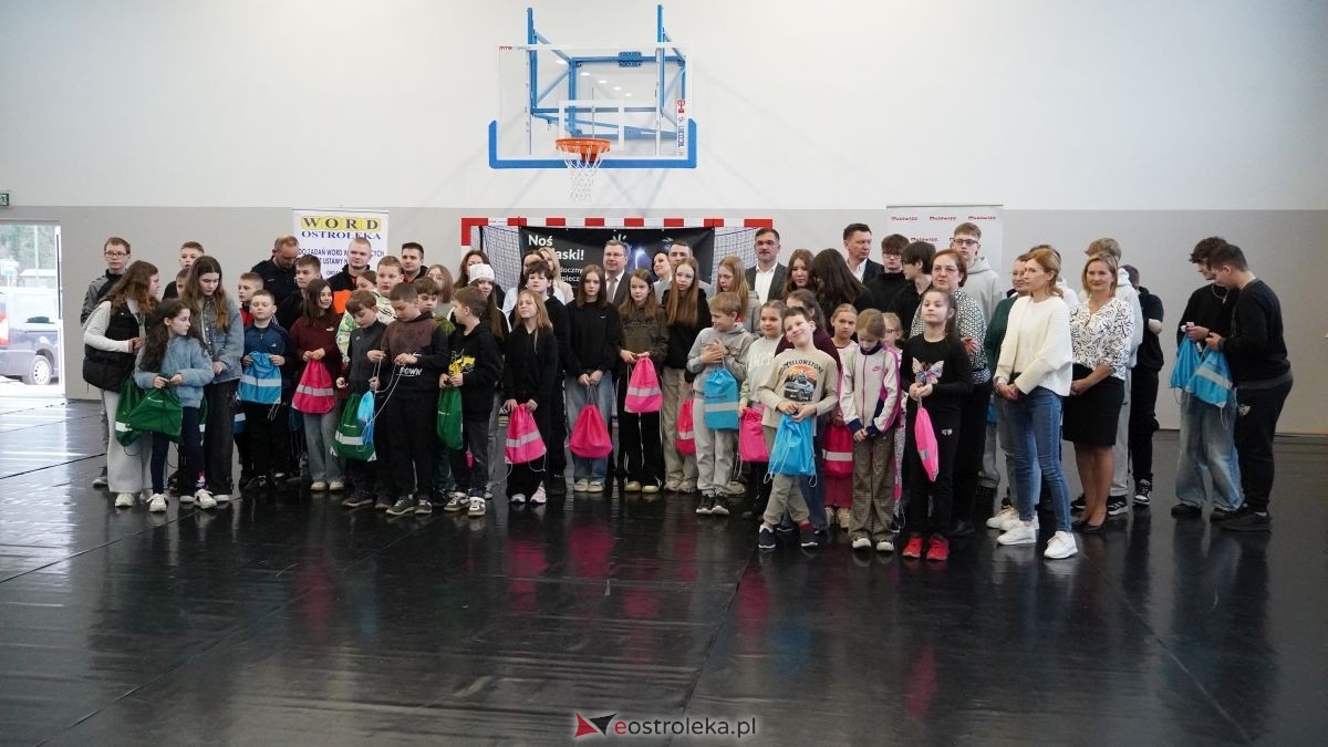 Uczniowie ze Szkoły Podstawowej w Antoniach wzięli udział w kampanii „Jesteś widoczny, jesteś bezpieczny” [15.04.2026] - zdjęcie #23 - eOstroleka.pl