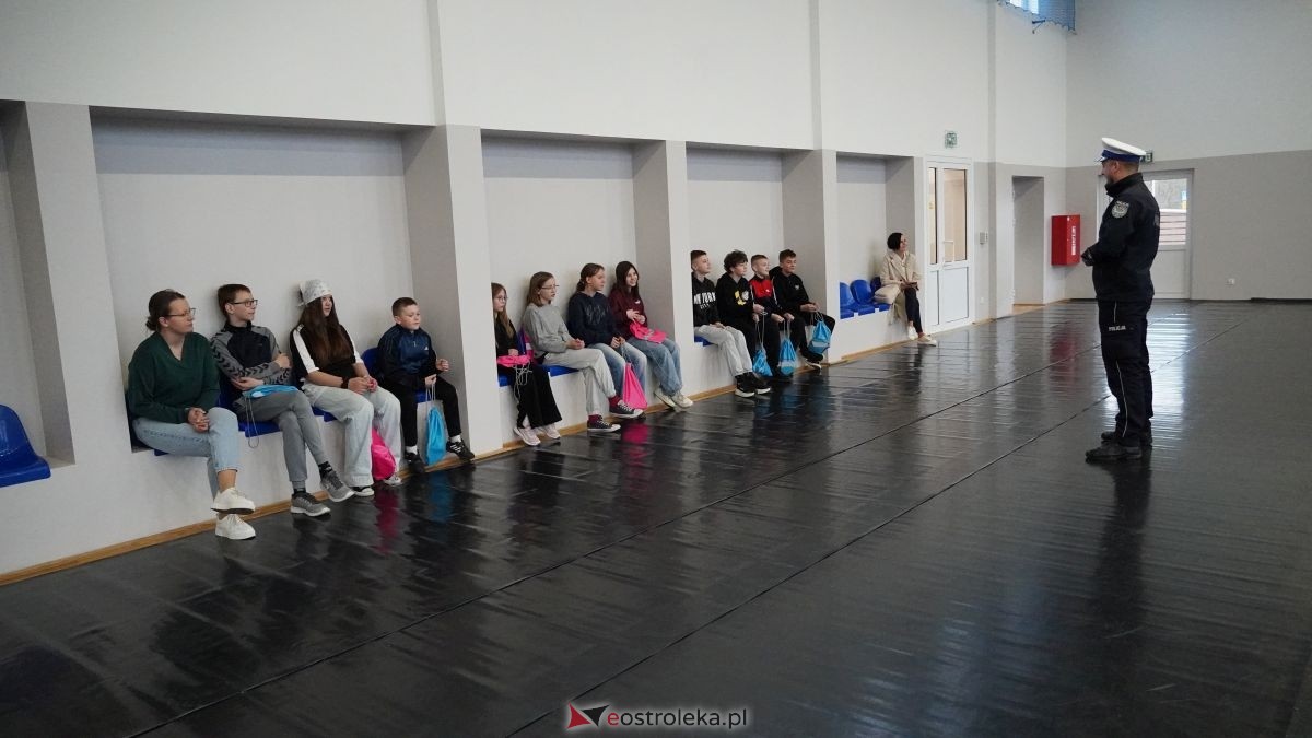 Uczniowie ze Szkoły Podstawowej w Antoniach wzięli udział w kampanii „Jesteś widoczny, jesteś bezpieczny” [15.04.2026] - zdjęcie #17 - eOstroleka.pl