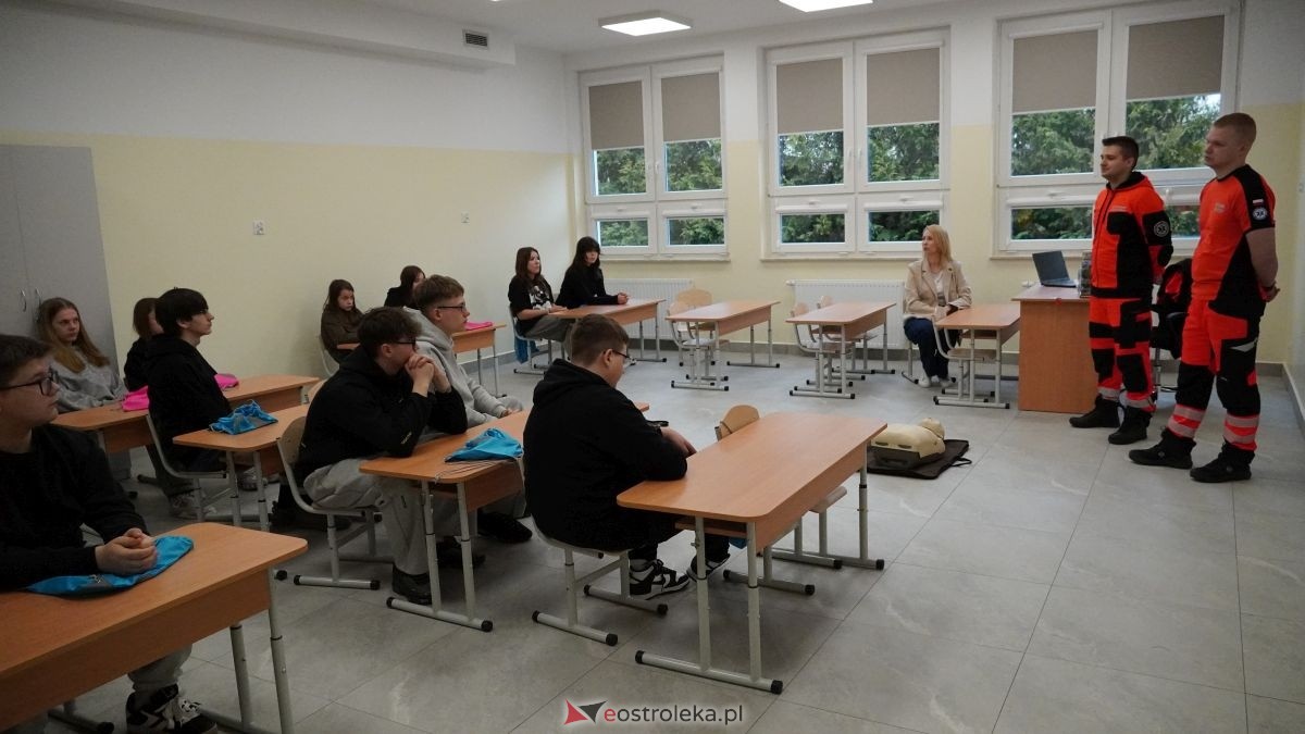 Uczniowie ze Szkoły Podstawowej w Antoniach wzięli udział w kampanii „Jesteś widoczny, jesteś bezpieczny” [15.04.2026] - zdjęcie #14 - eOstroleka.pl