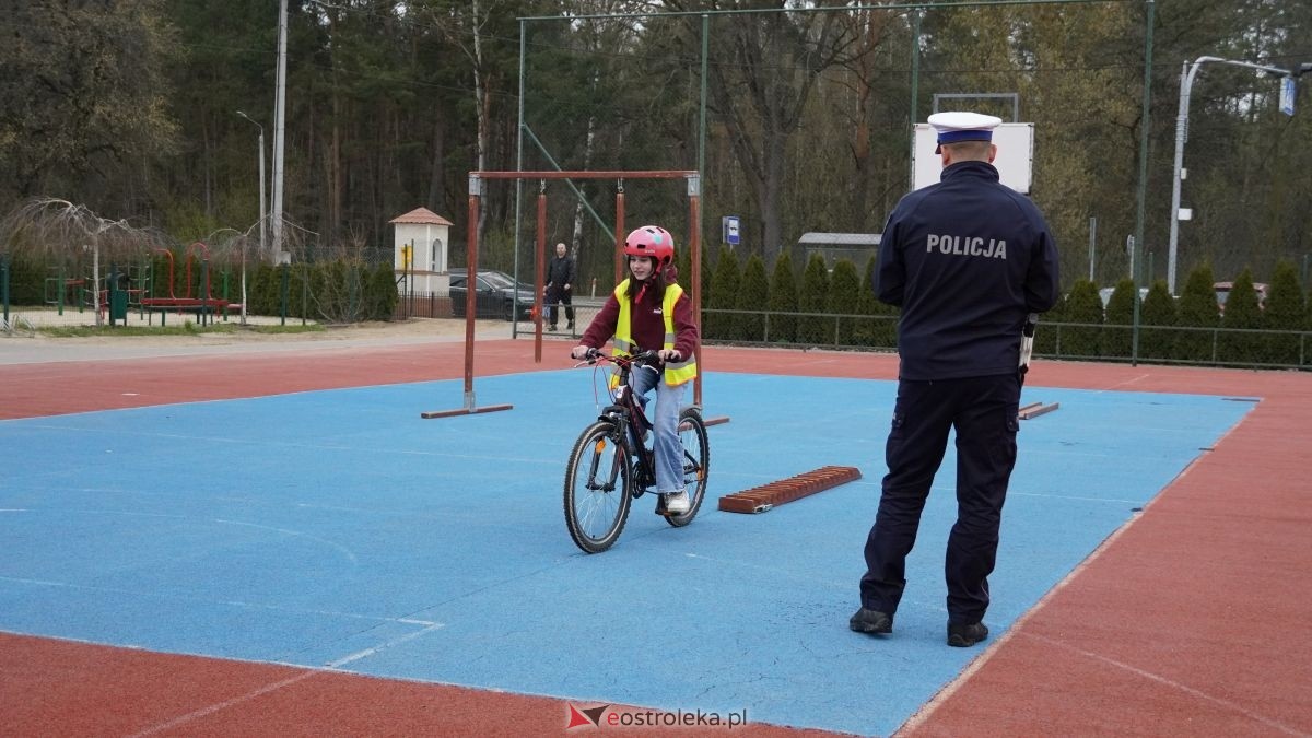 Uczniowie ze Szkoły Podstawowej w Antoniach wzięli udział w kampanii „Jesteś widoczny, jesteś bezpieczny” [15.04.2026] - zdjęcie #3 - eOstroleka.pl