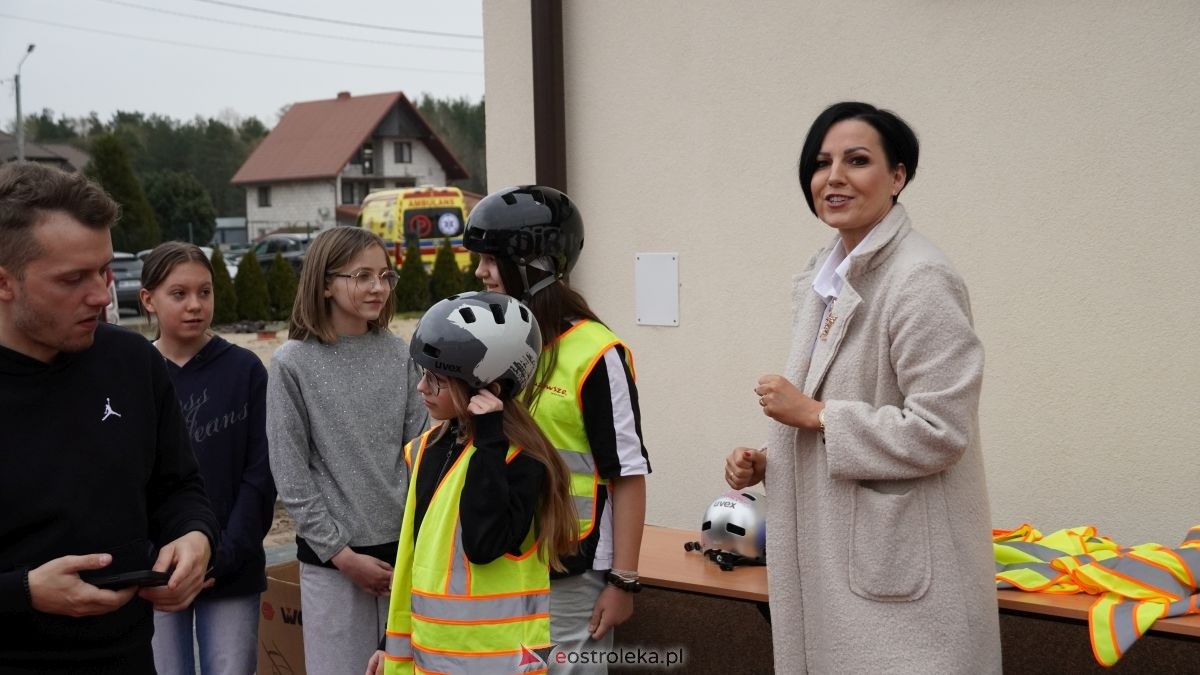 Uczniowie ze Szkoły Podstawowej w Antoniach wzięli udział w kampanii „Jesteś widoczny, jesteś bezpieczny” [15.04.2026] - zdjęcie #2 - eOstroleka.pl