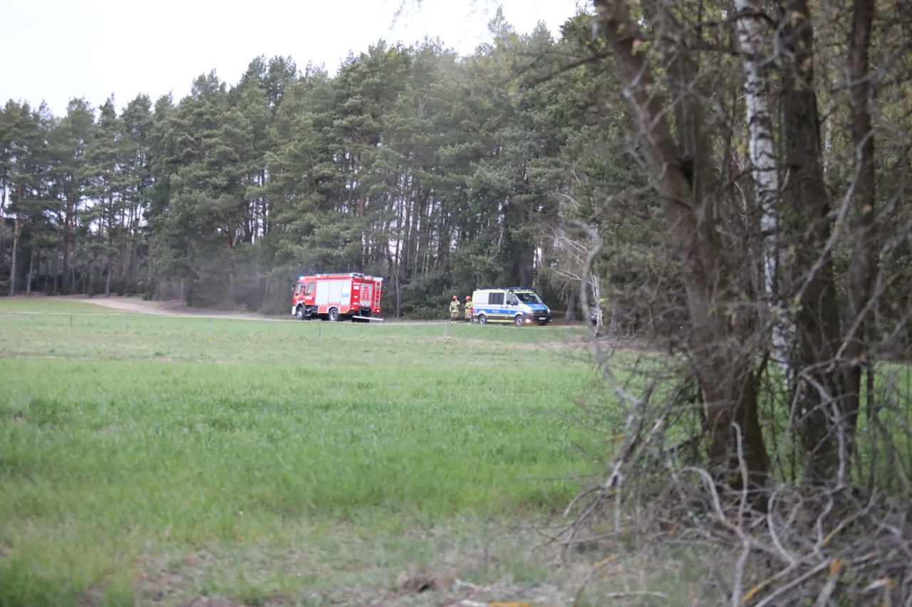 Tajemniczy obiekt spadł z nieba pod Ostrołęką [16.04.2026] - zdjęcie #12 - eOstroleka.pl