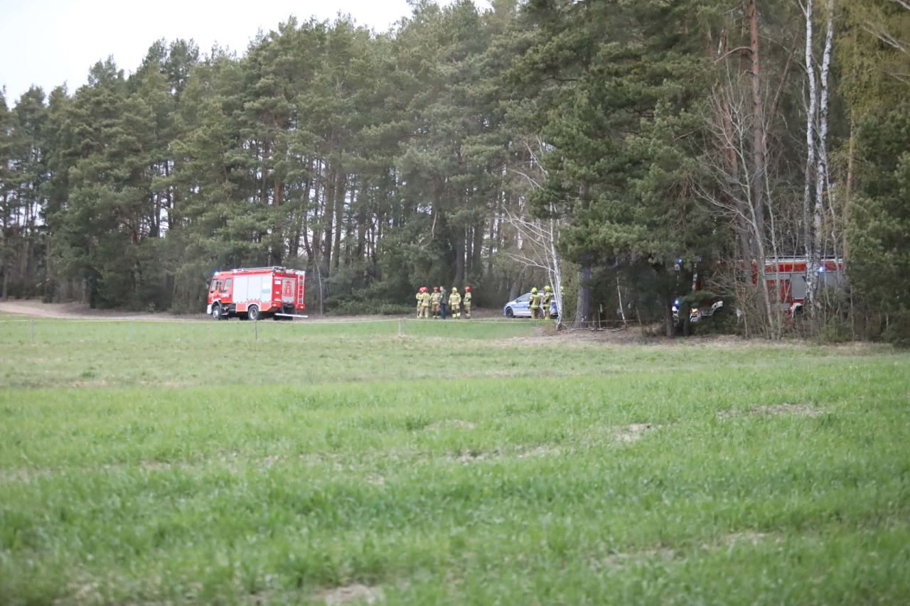 Tajemniczy obiekt spadł z nieba pod Ostrołęką [16.04.2026] - zdjęcie #9 - eOstroleka.pl