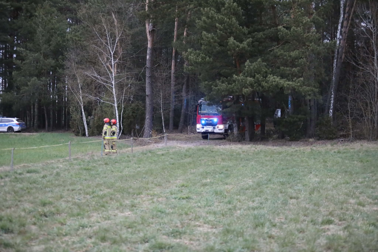 Tajemniczy obiekt spadł z nieba pod Ostrołęką [16.04.2026] - zdjęcie #1 - eOstroleka.pl