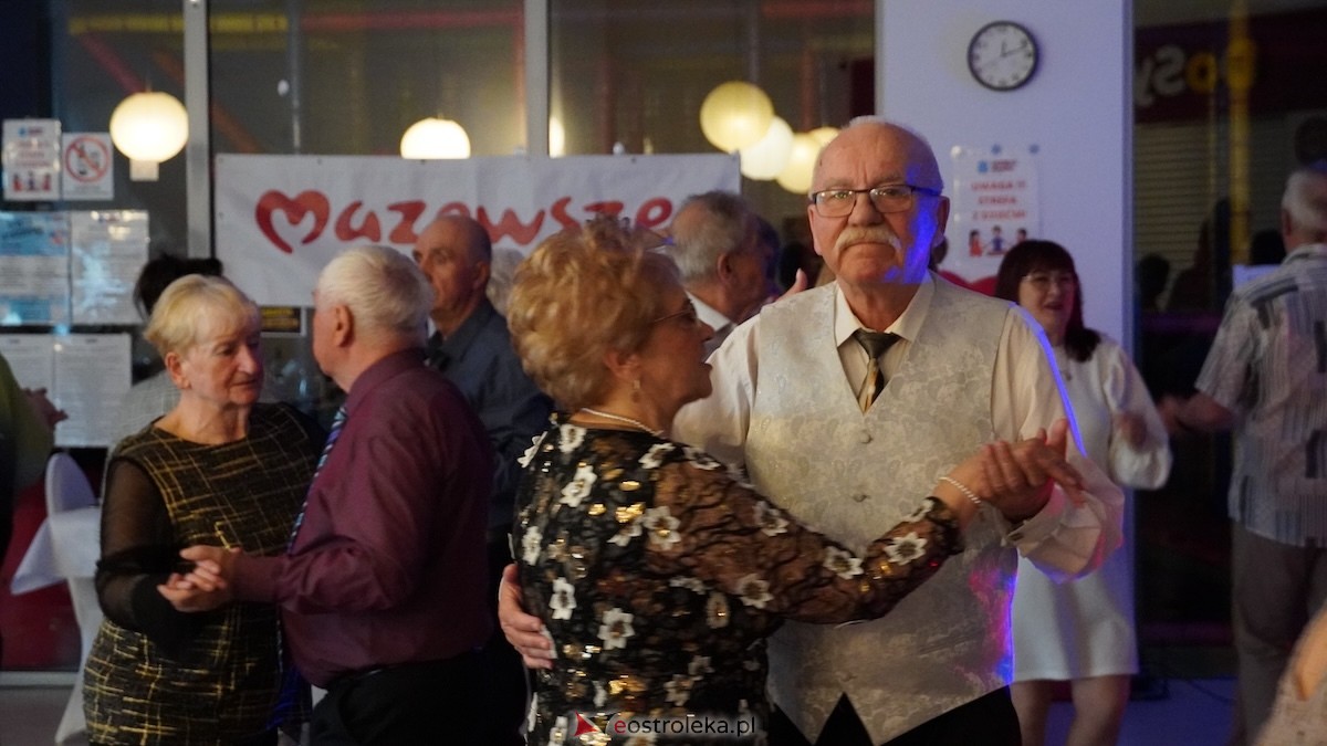 Potańcówka dla seniorów w Bistro Do Syta [16.04.2026] - zdjęcie #45 - eOstroleka.pl