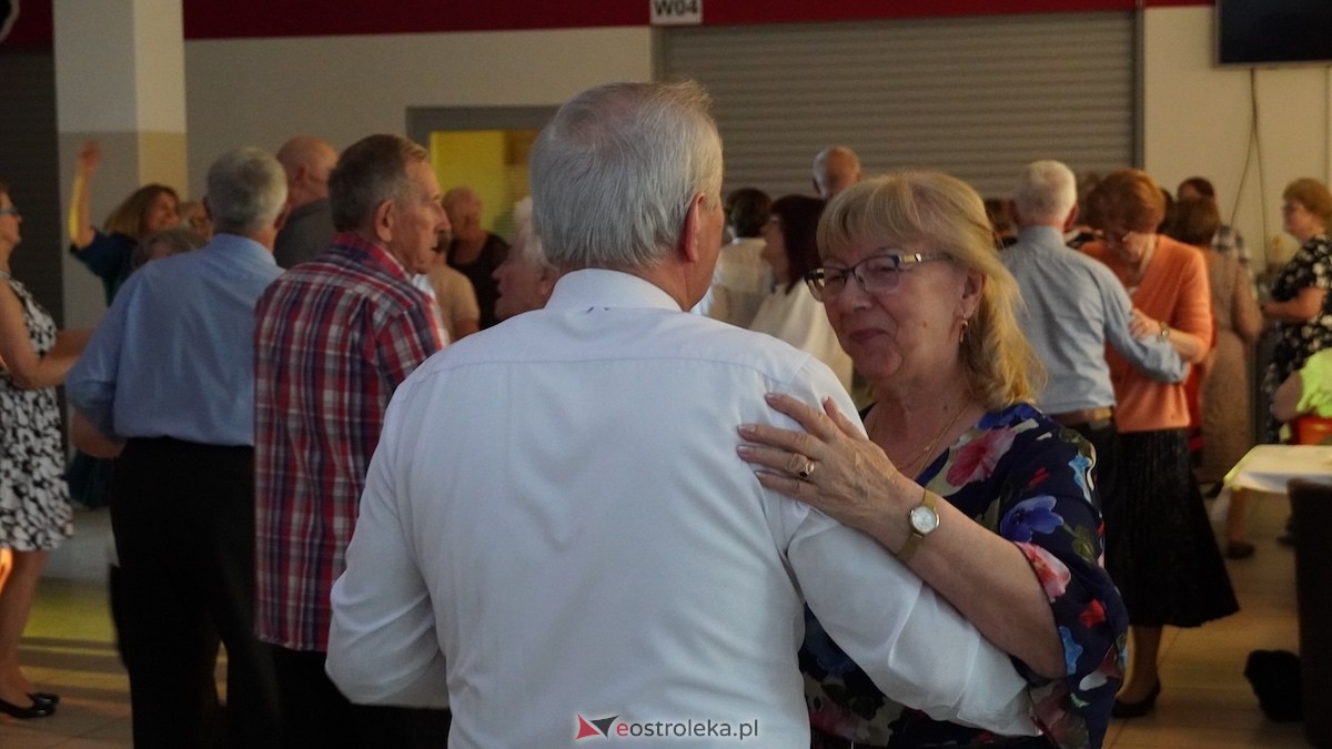Potańcówka dla seniorów w Bistro Do Syta [16.04.2026] - zdjęcie #40 - eOstroleka.pl