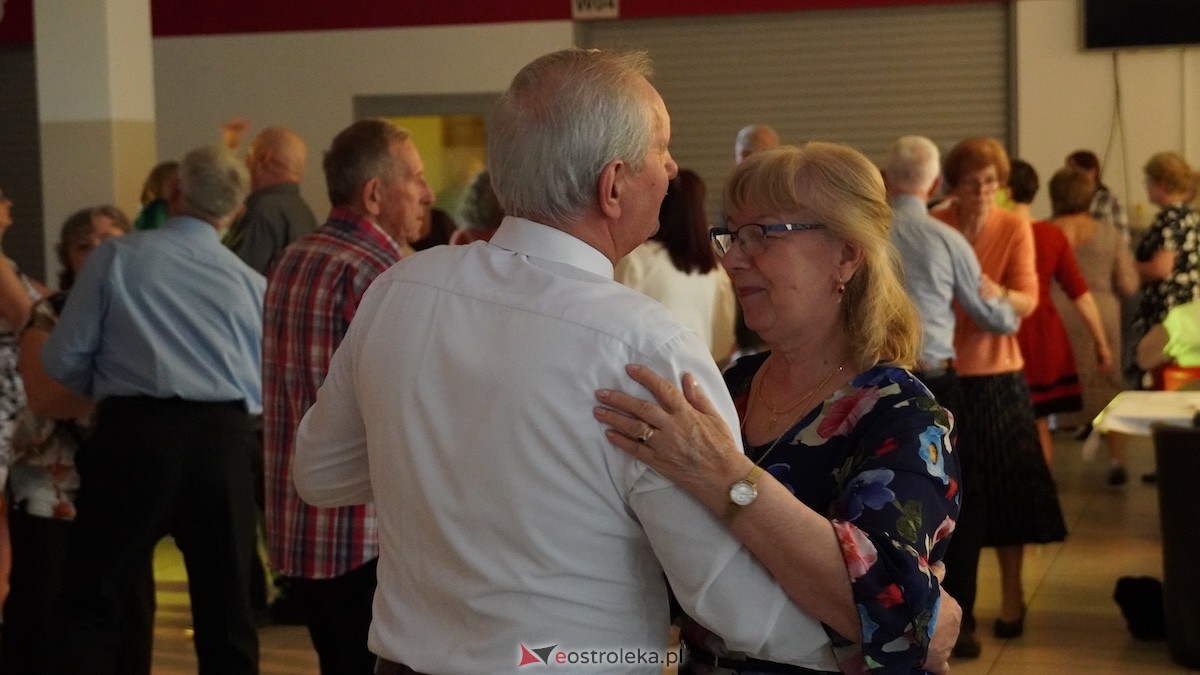 Potańcówka dla seniorów w Bistro Do Syta [16.04.2026] - zdjęcie #39 - eOstroleka.pl