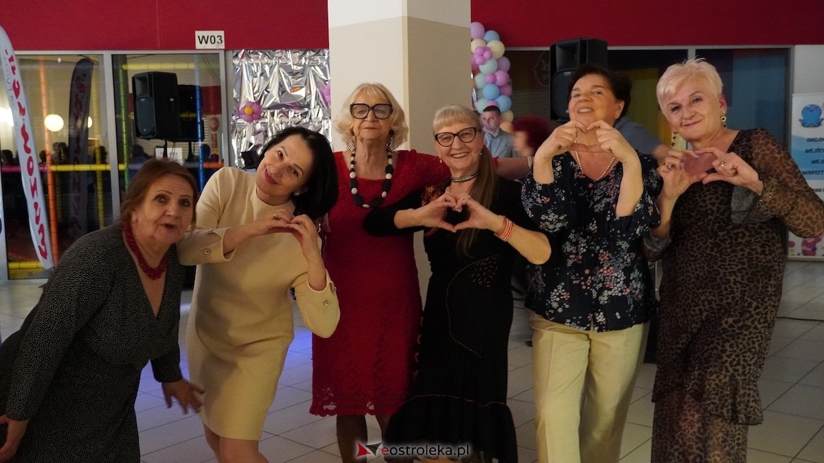 Potańcówka dla seniorów w Bistro Do Syta [16.04.2026] - zdjęcie #20 - eOstroleka.pl