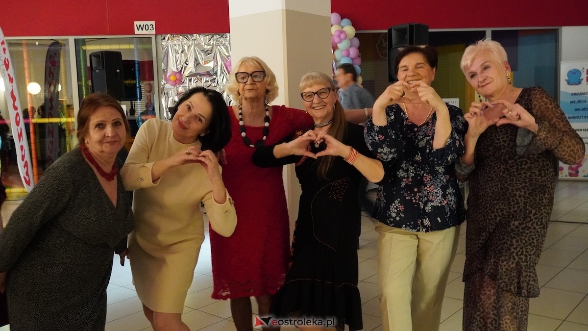 Potańcówka dla seniorów w Bistro Do Syta [16.04.2026] - zdjęcie #19 - eOstroleka.pl