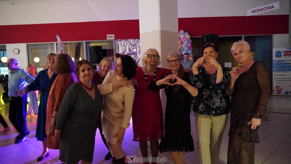 Potańcówka dla seniorów w Bistro Do Syta [16.04.2026] - zdjęcie #18 - eOstroleka.pl