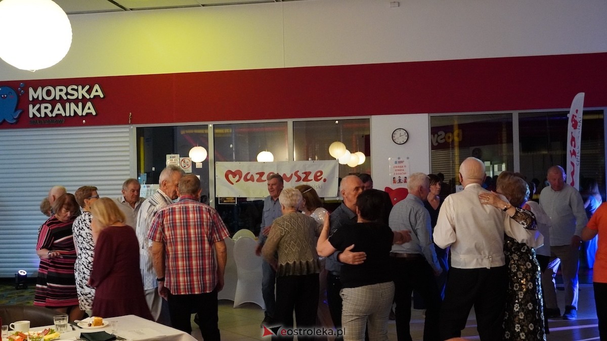 Potańcówka dla seniorów w Bistro Do Syta [16.04.2026] - zdjęcie #6 - eOstroleka.pl