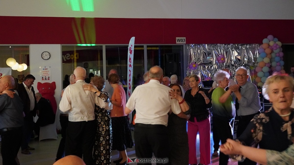 Potańcówka dla seniorów w Bistro Do Syta [16.04.2026] - zdjęcie #5 - eOstroleka.pl