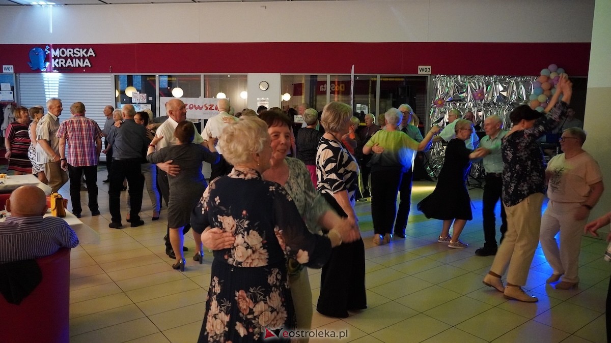 Potańcówka dla seniorów w Bistro Do Syta [16.04.2026] - zdjęcie #4 - eOstroleka.pl