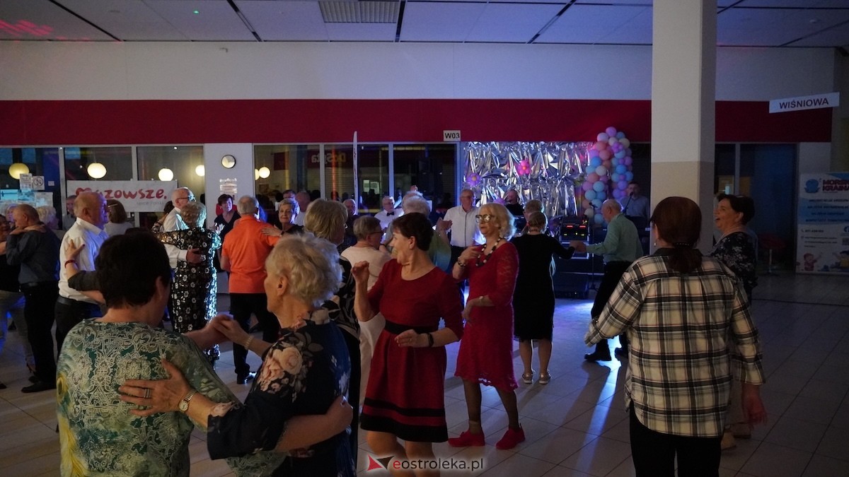 Potańcówka dla seniorów w Bistro Do Syta [16.04.2026] - zdjęcie #2 - eOstroleka.pl